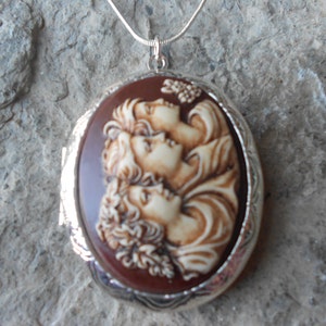 Hand Painted Three Generations, Sisters, Mother and Daughter, Friends Cameo Silver Plated Locket - Weddings, Photos, Keepsakes