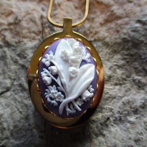 Kies paars, roze of groen - Lelietje-van-de-dalen camee verguld roestvrijstalen urn ketting - As - Bloemen - Herdenkingssieraad
