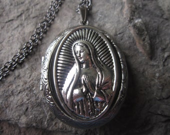 Antique Silver or Silver - St. Theresa Locket - High Quality - Religious, Photos, Keepsakes