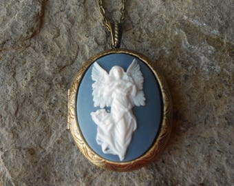 Kies blauw of rood - beschermengel cameo bronzen medaillon - religieus - 2" lang - brons - antieke look - Pasen - Kerstmis - geweldige kwaliteit