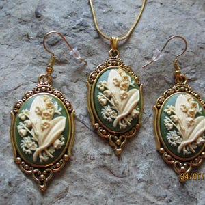 Choose Cameo Color - Lily of the Valley Gold Plated - Cameo Necklace and Earrings Set - Great Quality - Flowers - Floral - Wedding -S