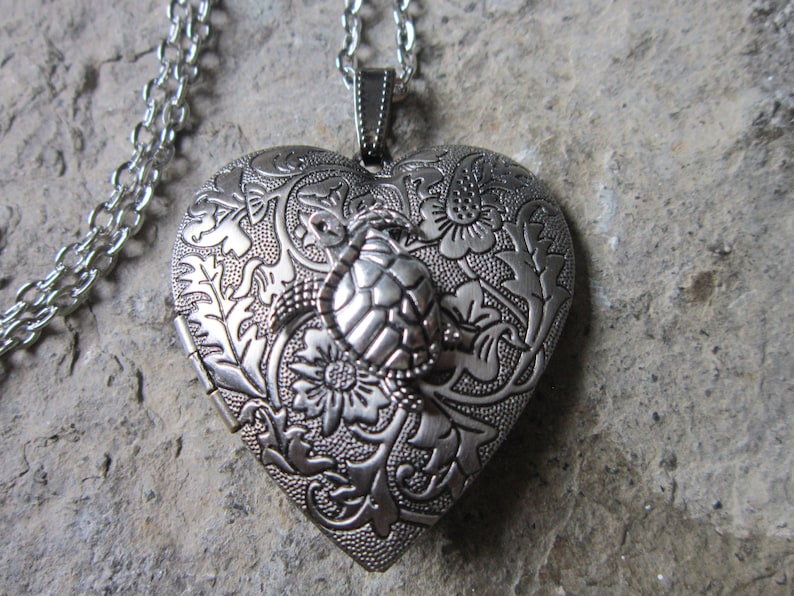 Vacation Photos Turtle Cruise High Quality Tropical Sea Turtle Dark Silver Plated Heart Locket Tortoise Keepsakes
