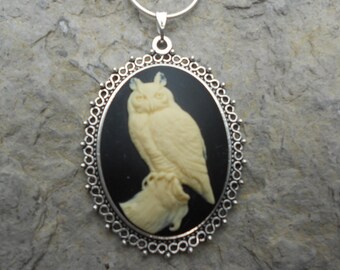 Stunning Owl (on a black background) Cameo Pendant Necklace--2" Long---.925 plated 22" Chain--- Great Quality