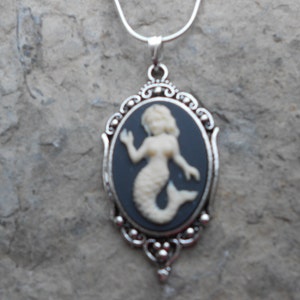 Stunning Mermaid Cameo Pendant Necklace---.925 plated 22&quot; Chain--- Great Quality!!!  Nautical, Ocean, Sea