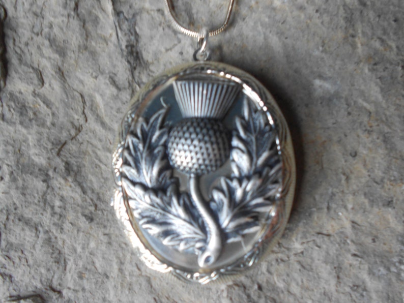 Keepsakes Scotland Emblem Christmas Scottish Thistle Locket!! Weddings High Quality!! Photos
