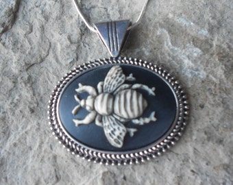 Hand Painted Bee Cameo Pendant Necklace - .925 plated 22" Chain - Great Quality