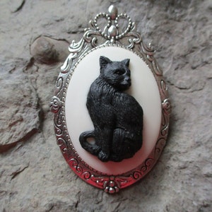 Black Cat - 2 in 1 - Kitty Cat Cameo Brooch/Pin/Pendant - Great Quality - Cat Lover - Halloween - Witch - Gift