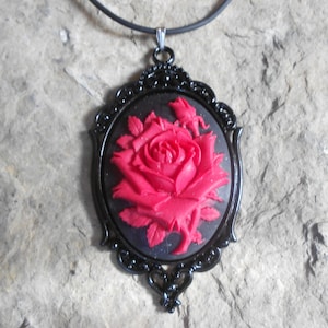 Stunning Red Rose on Black Cameo Pendant Necklace--2&quot;--- Great Quality--- Unique Piece!!