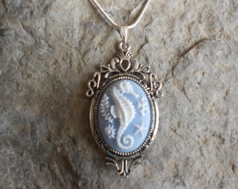 Stunning Seahorse Cameo Pendant Necklace---.925 plated 22" Chain--- Great Quality