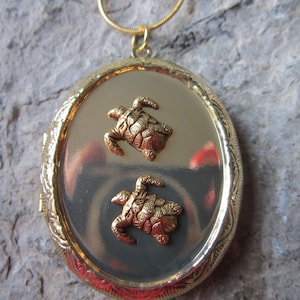 Sea Turtle (s)  Gold Plated Locket - Quality - Photos, Keepsakes, Vacation, Cruise, Beach, Turtle, Sea, Ocean
