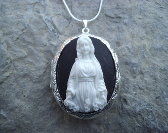 Cameo Locket!!! Gorgeous Virgin Mary - Mother Mary Cameo Locket!!! High Quality!!!  Weddings, Photos, Keepsakes