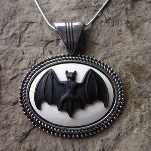 Vampire Bat Cameo Pendant Necklace - Halloween - Great Quality - Vampire - Scary, Spooky,