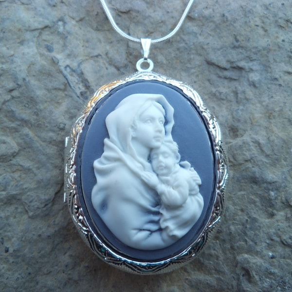 Cameo Locket - Gorgeous Virgin Mary and Baby Jesus (Mother and Baby) - Grayish -Silver Plated -  Weddings, Photos, Keepsakes