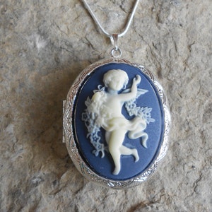Cameo Locket!!! Angel/ Cherub on a Beautiful Blue!!! High Quality!!! Christmas, Weddings, Photos, Keepsakes