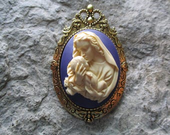 Choose Gold, Silver or Bronze - 2 in 1 - Virgin Mary Kissing Baby Jesus Painted Purple Cameo Brooch/Pendant - Easter - Christmas - Religious