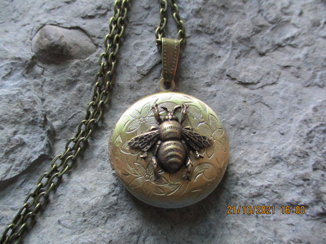 Choose Bee Position - Bronze Bee Round Lockets - Great Quality - Bumble ...