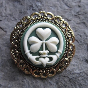 Irish Shamrock and Claddagh (Cream on Green) Cameo Gold Brooch / Pin - Celtic, Ireland, Gift, Clover, St Patrick's Day
