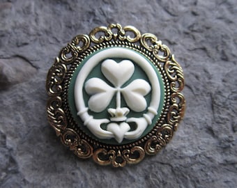 Irish Shamrock and Claddagh (Cream on Green) Cameo Gold Brooch / Pin - Celtic, Ireland, Gift, Clover, St Patrick&#39;s Day