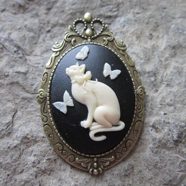 2 in 1 Kitty Cat and Butterflies Cameo Bronze Brooch/Pin/Pendant - Unique - Cat Lover - Cat Gift
