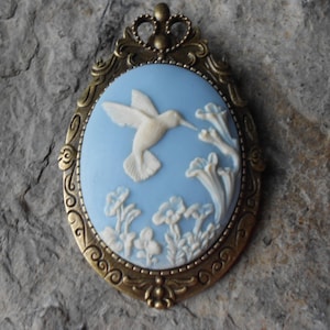 You Choose Silver or Bronze - 2 in 1 - Hummingbird and Flowers Cameo Brooch / Pin / Pendant - Beautiful Detail, Great Quality - Humming Bird