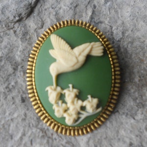 Choose Green or Purple - Hummingbird Cameo Brooch / Pin - Gold Tone - Beautiful Detail and Great Quality!!! Unique, Summer