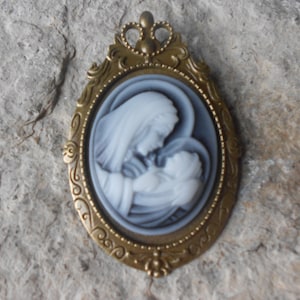 2 in 1 - Virgin Mary and Baby Jesus Cameo Brooch / Pin / Pendant Great Quality!!!! Religoius, Mother/Baby, Christmas, Holiday
