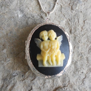 Cameo Locket!!! Gorgeous Boy and Girl Angels/Cherubs - Cream on Black!!! High Quality!!!  Weddings, Photos, Keepsakes