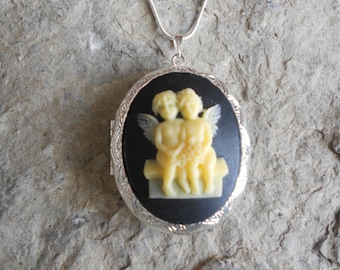 Cameo Locket!!! Gorgeous Boy and Girl Angels/Cherubs - Cream on Black!!! High Quality!!!  Weddings, Photos, Keepsakes