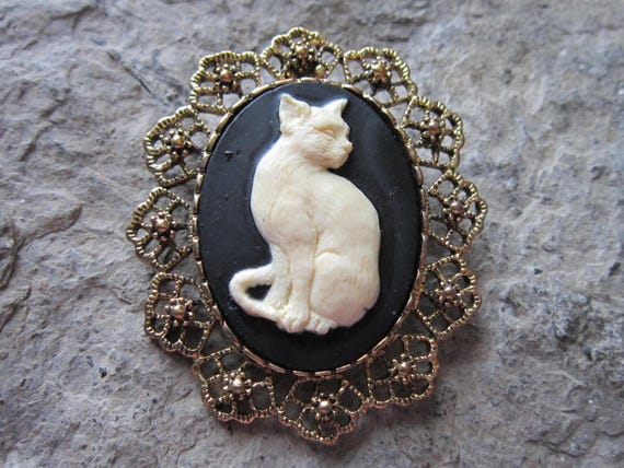 Broche Vintage Camée Avec Chats Amoureux - Bijou Décoratif Doré En Résine, Neuf