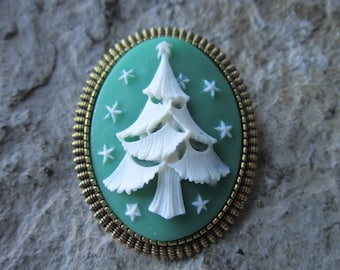 Christmas Tree Cameo Brooch / Pin -Great Quality!!! Christmas, Holiday, Festive