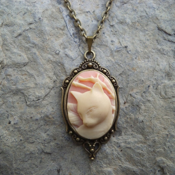 Você escolhe a cor - Colar Kitty Cat Cameo - Rosa, Verde, Preto - Configuração de bronze, Corrente de bronze - Christams