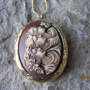 Hand Painted - Mother and Daughters, 3 Generations, Sisters Cameo Gold Plated Locket- Great Quality!!! Mother&#39;s Day, Photos, Keepsakes