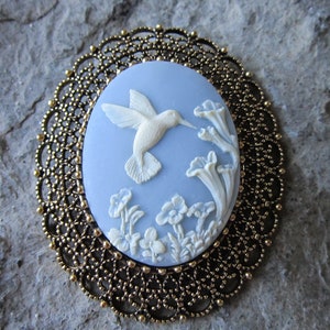 Choice of Blue, Black, Purple or Pink - 2 in 1 - Hummingbird and Flowers Gold Cameo Brooch / Pin / Pendant - Great Quality - Humming Bird