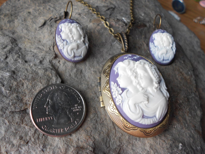 Locket and earring set Clearance