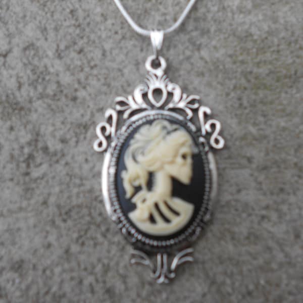 Superbe pendentif camée squelette dame collier - grande qualité - Halloween, Goth, gothique