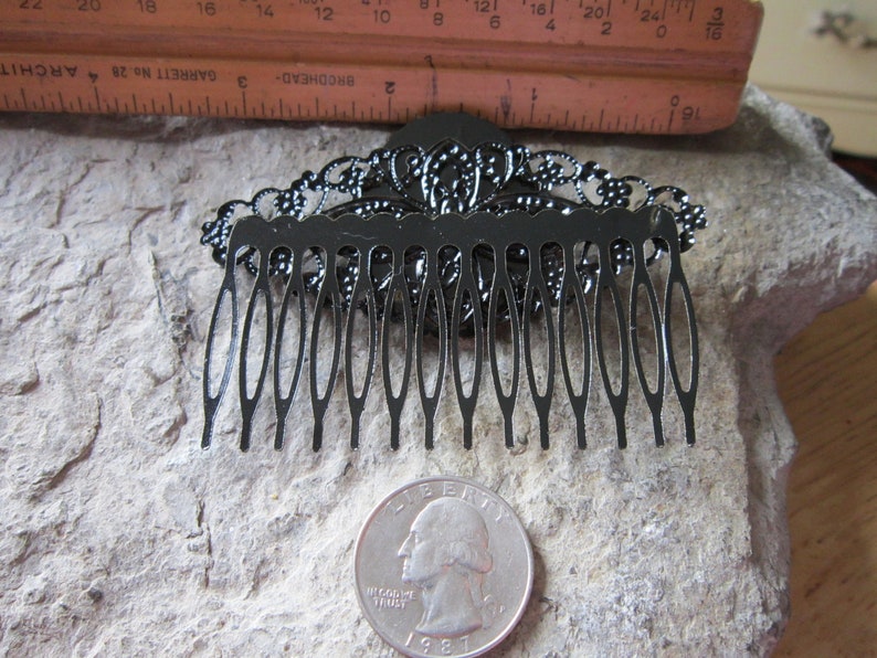 Hand Painted Pair of Skull & Roses Cameo Black Filigree Hair Combs -Hair Accessory -Hair Clips - Barrettes - Goth Wedding image 3