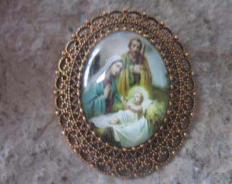 Choose Gold or Silver - 2 in 1 - Mary, Joseph & Baby Jesus Glass Cabochon Brooch/Pin/Pendant - Nativity - Easter - Christmas - Religious