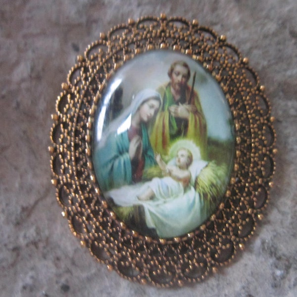 Choose Gold or Silver - 2 in 1 - Mary, Joseph & Baby Jesus Glass Cabochon Brooch/Pin/Pendant - Nativity - Easter - Christmas - Religious