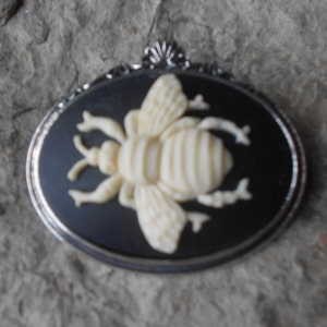 Bee Cameo Brooch / Pin - Beautiful Detail and Great Quality!!! Unique, Bumble Bee, Hornet, Honey, Insect, Summer