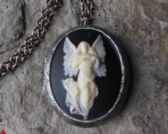 Antique Silver Plated Cameo Locket - Guardian Angel - High Quality - Religious Photos, Keepsakes