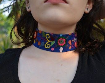 Embroidered Floral Choker: Guatemalan Fabric Collar Necklace