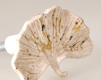 Set of 2 - Whitewashed Metal Ginkgo Leaf Knobs