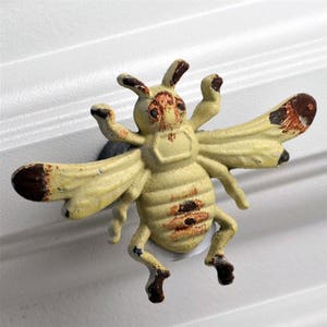 2 BEE Knobs - Antiquewash