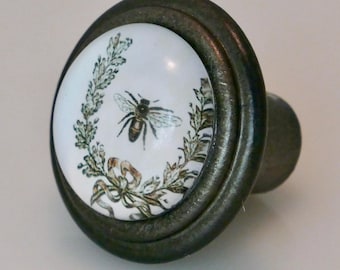 Set of 2 Bumblebee w. Wreath Pewter knobs