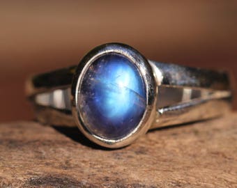 Size 10 Small Rainbow Moonstone Ring Bezel Set in Solid Sterling Silver, Super Quality Blue Moonstone