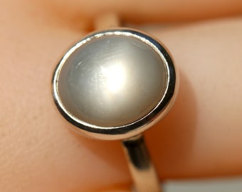 Grey Moonstone Ring, Size 9, Narrow Band, Great Cats Eye Pearly Luster, Semi Precious Gemstone, Natural Orthoclase Feldspar