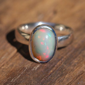 Äthiopischer Feueropal Ring In Sterling Silber Größe 6,5, Solid Opalring, Welo Opal gesetzt