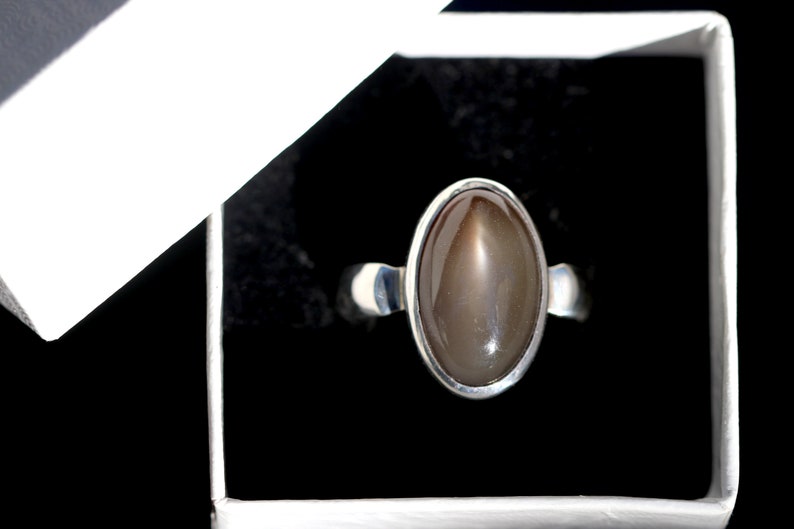 Brown-Grey Moonstone Ring, Size 7, Comfort Fit Band, Great Cats Eye Pearly Luster, Semi Precious Gemstone, Natural Orthoclase Feldspar image 3