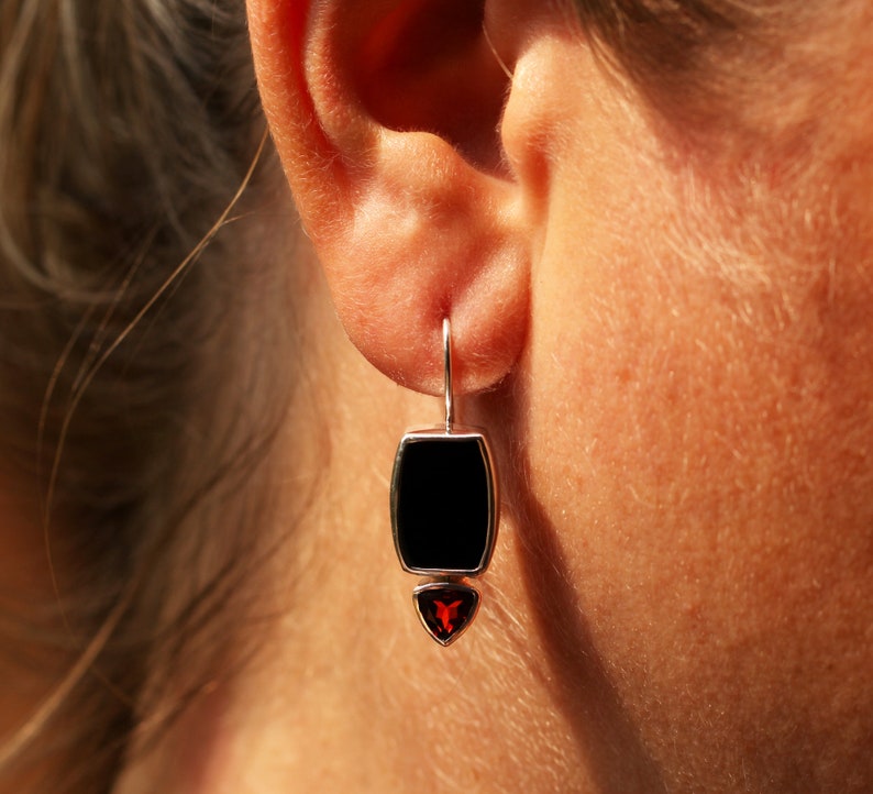 Latch Back Safety Closure Solid Sterling Silver Hand Bezel Set Reflective Flat Cut Black Onyx /& Garnet Earrings Lightweight Drop Earring