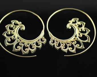 Messing spiraal oorbellen, Boho hoepel oorbellen, regelmatige doorboord oren, Threader stijl oorbel